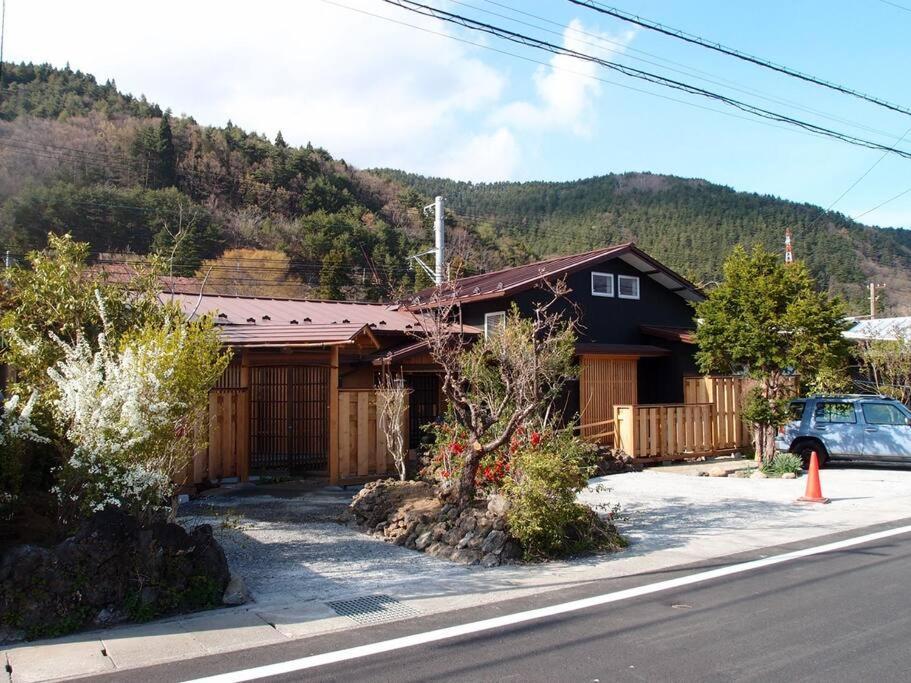 Villa つるば舎 Fujiyoshida Exterior foto
