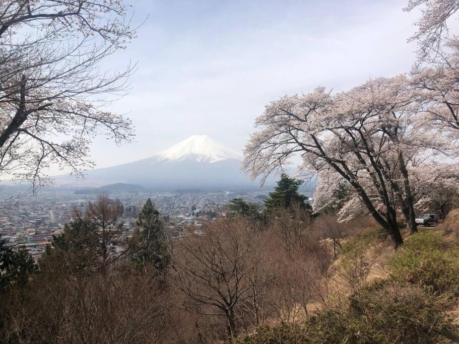 Villa つるば舎 Fujiyoshida Exterior foto